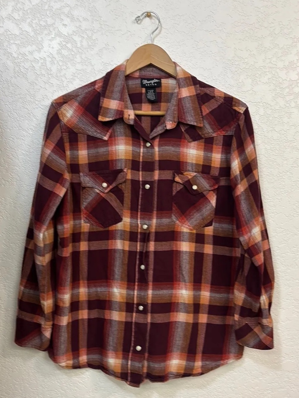 Wrangler Retro • Plaid Flannel 100% Cotton • Pearl Snap Buttons, Size Large.